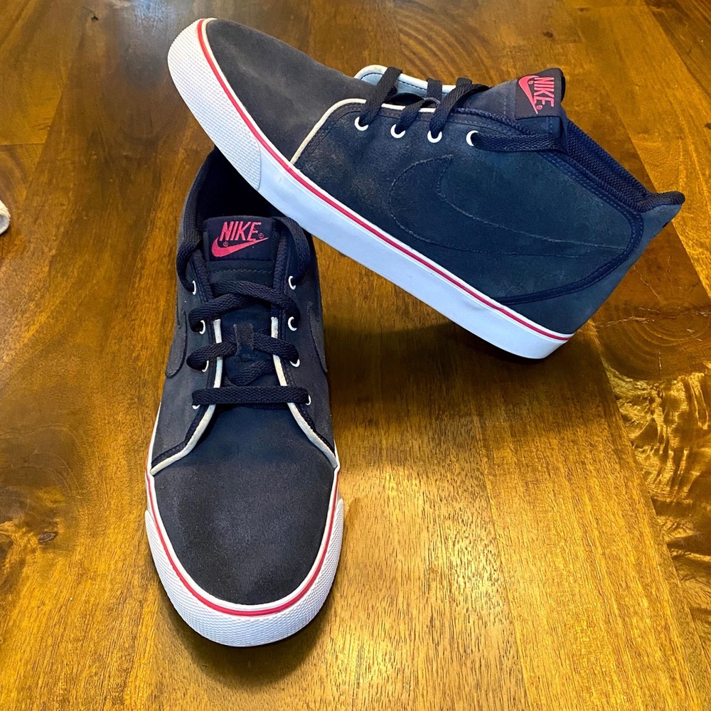 NIKE TOKI OBSIDIAN NAVY VIVID PINK